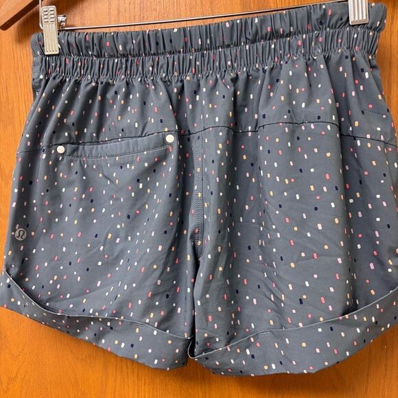 Lululemon Spring Break Away Short, Confetti Cake Multi Size 6 W7C71S - Picture 11 of 15